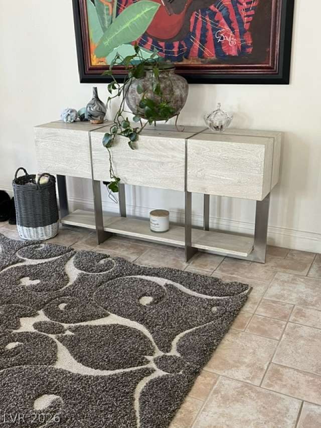 8728 Castle Hill Avenue Property Photo 15
