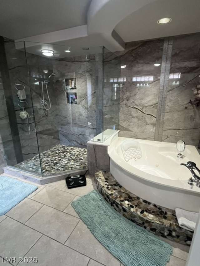 8728 Castle Hill Avenue Property Photo 46