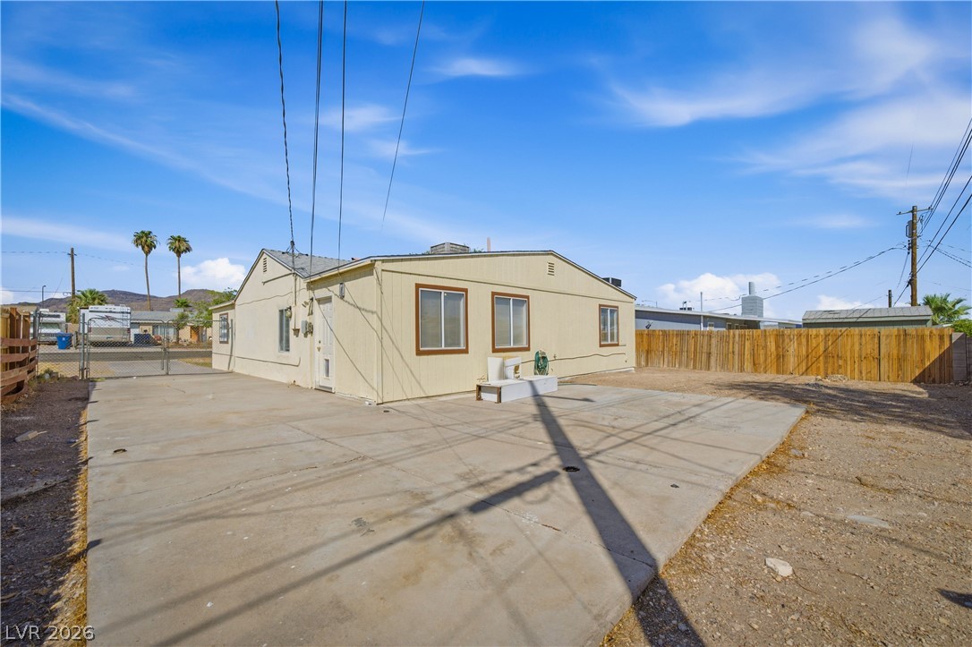 571 National Street Property Photo 31