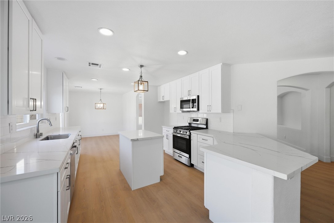 8640 Vivid Violet Avenue Property Photo 7