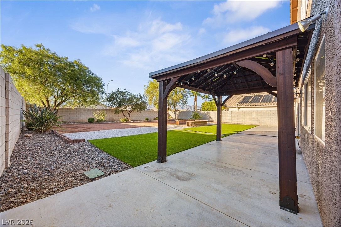 8640 Vivid Violet Avenue Property Photo 9