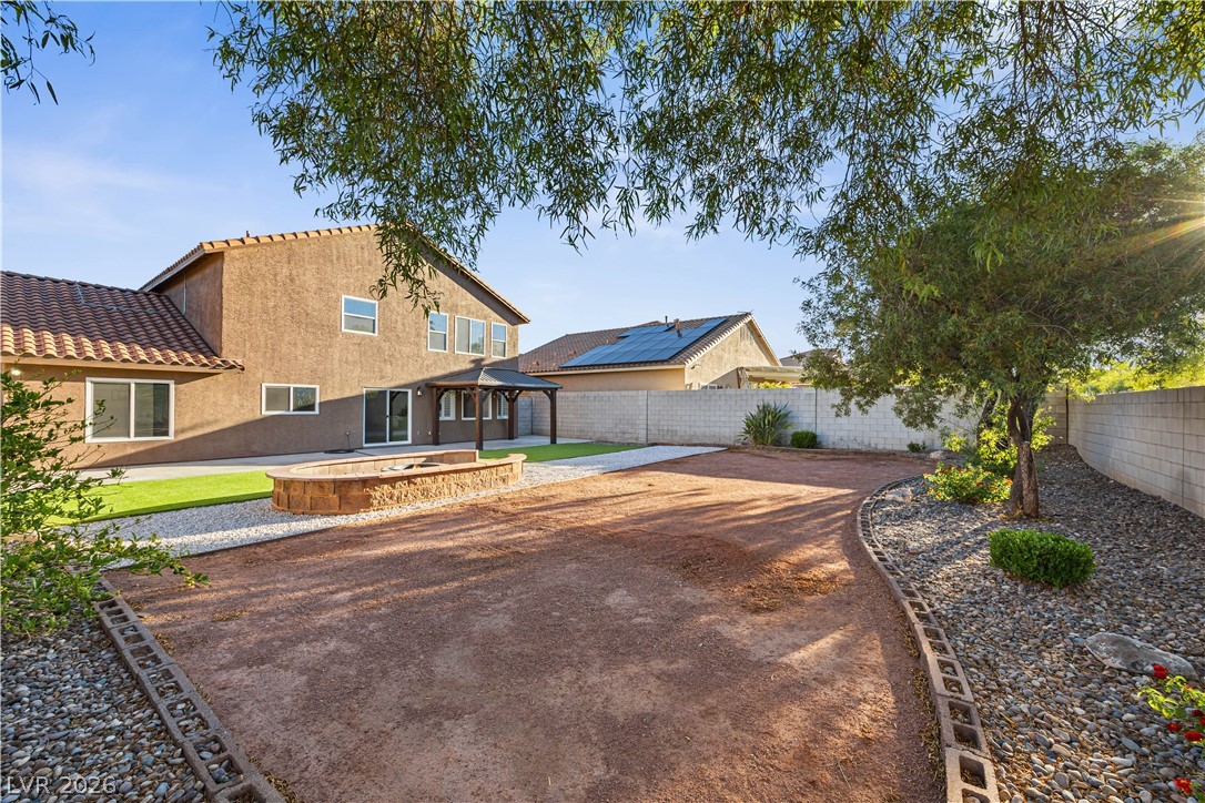 8640 Vivid Violet Avenue Property Photo 11