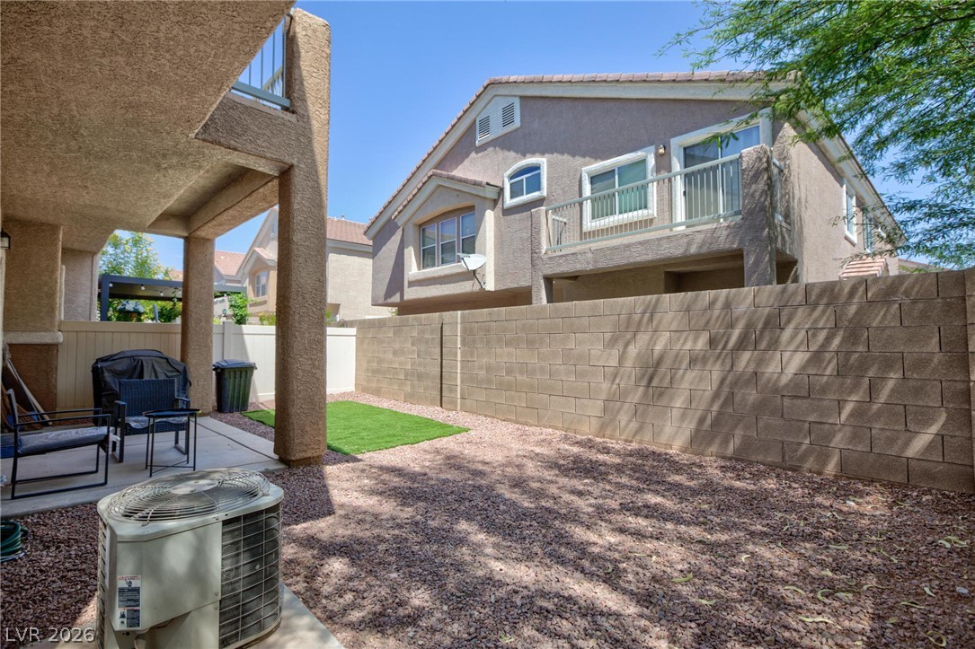 8780 Horizon Wind Avenue 102 Property Photo 4