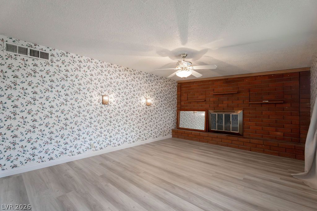 5185 Sun Valley Drive Property Photo 2