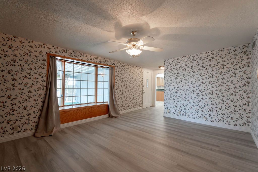 5185 Sun Valley Drive Property Photo 4