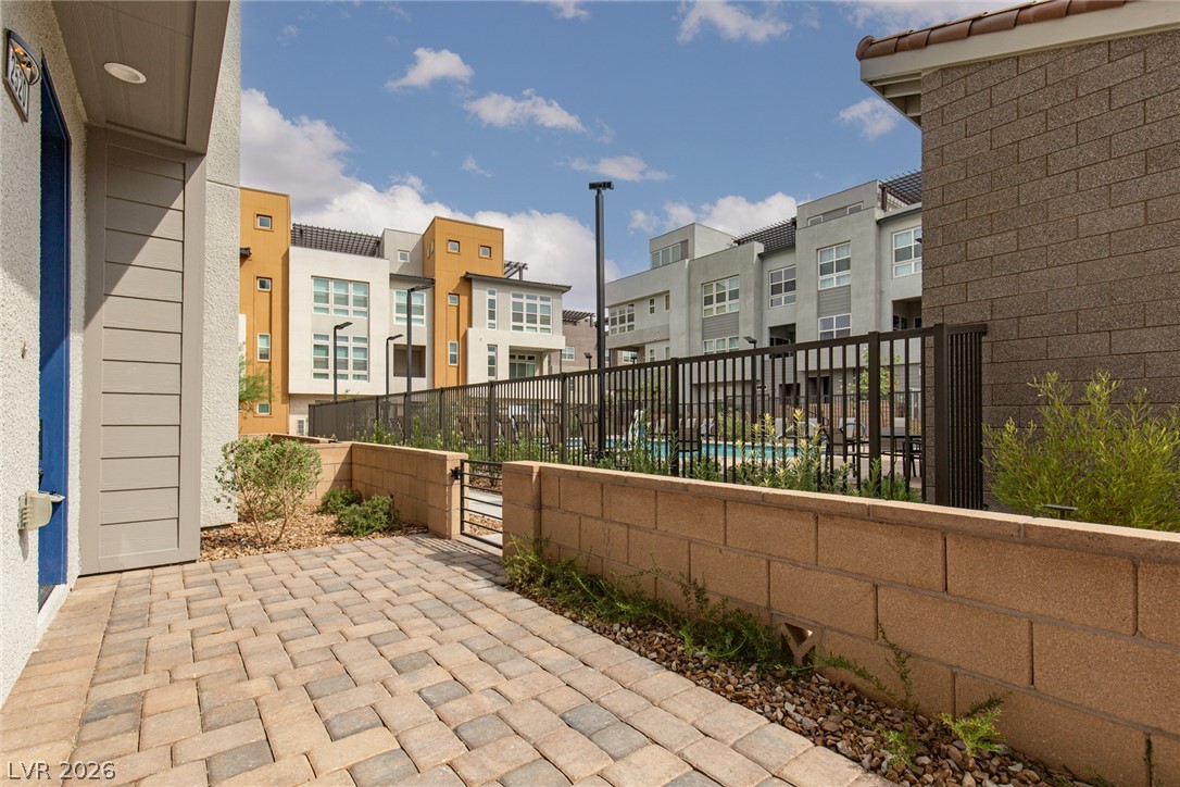 2520 Cracked Stone Street Property Photo 4