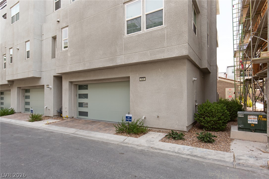 2520 Cracked Stone Street Property Photo 42