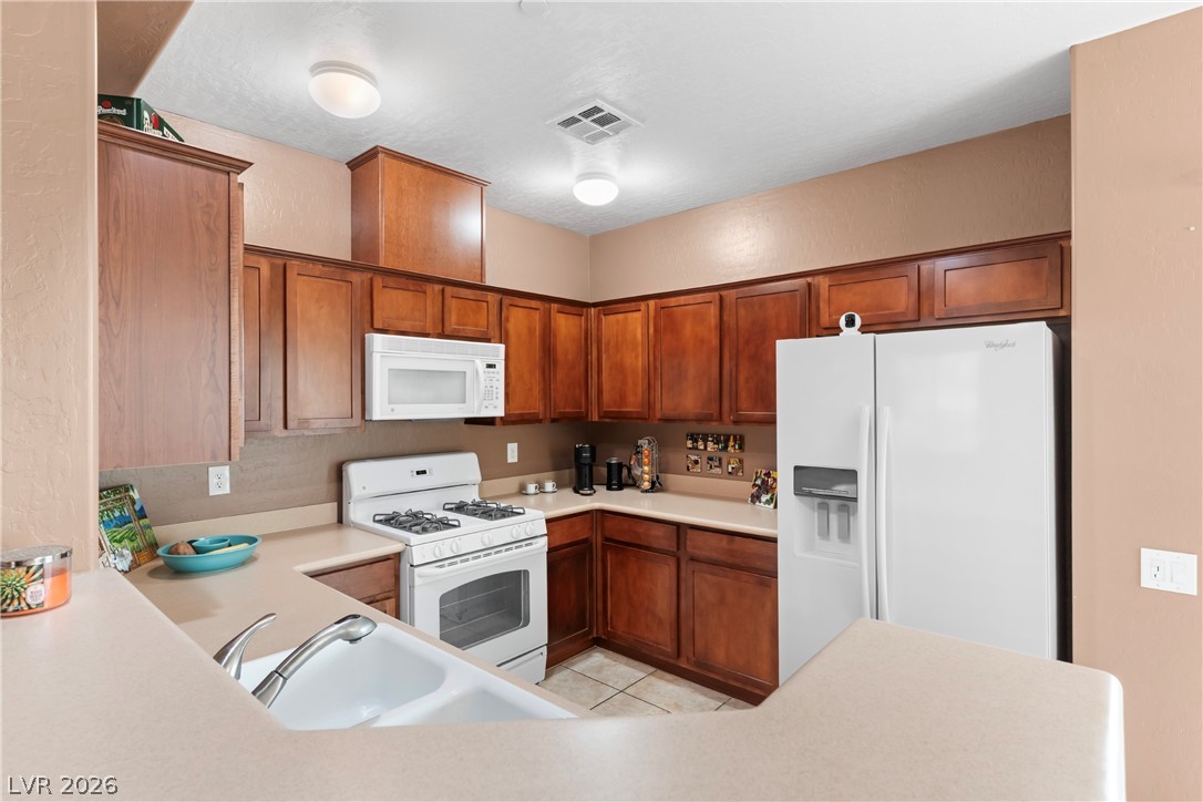6868 Sky Pointe Drive 2150 Property Photo 7
