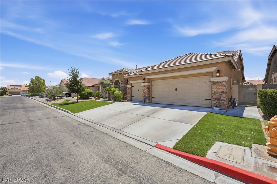4937 Wayfaring Tree Avenue Property Photo 9