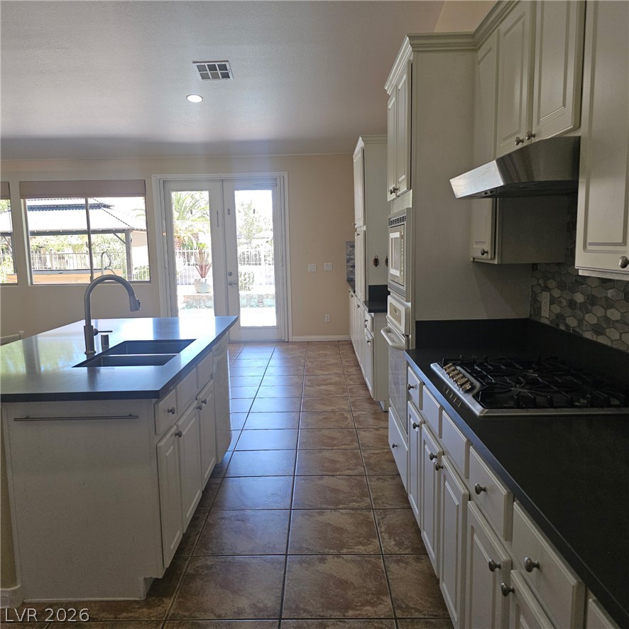 4937 Wayfaring Tree Avenue Property Photo 18