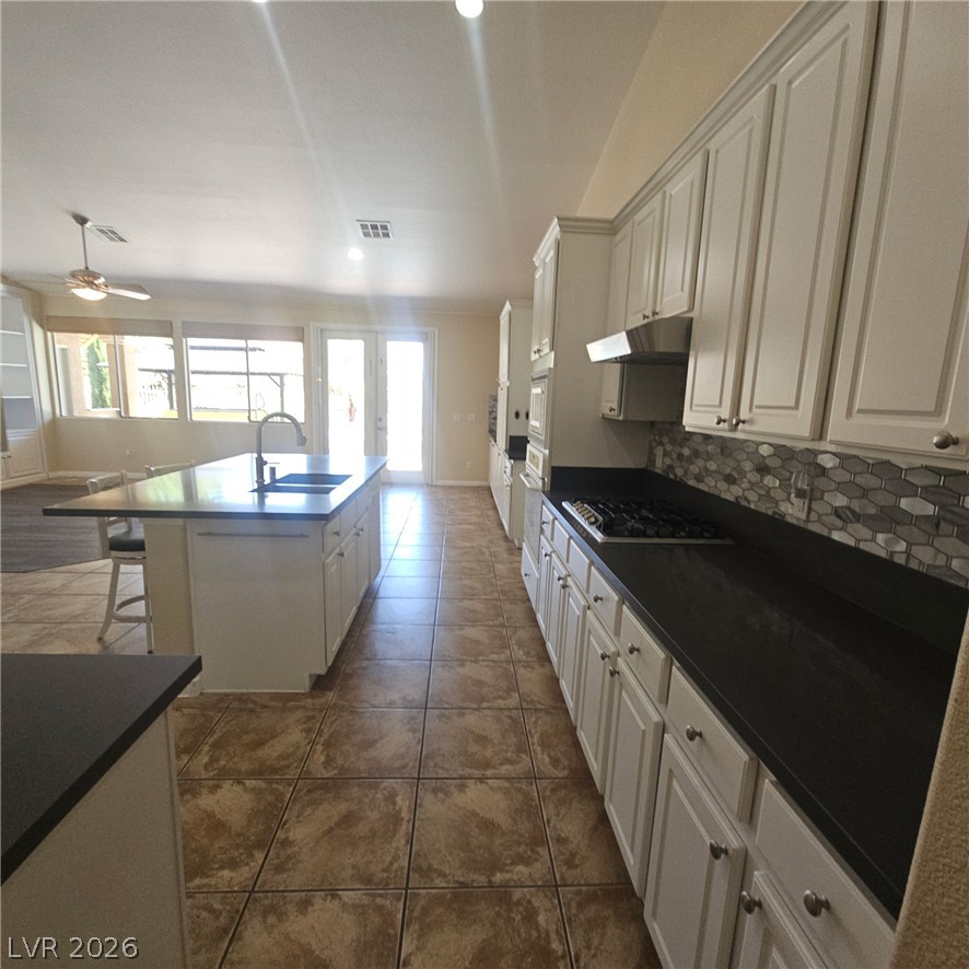 4937 Wayfaring Tree Avenue Property Photo 20