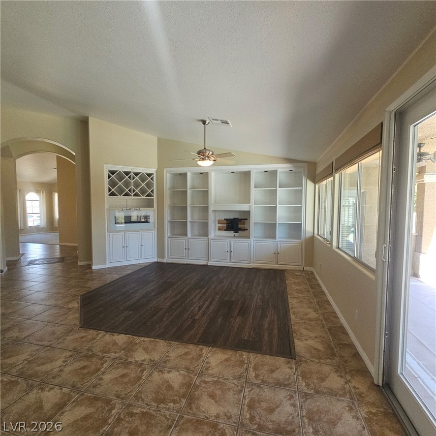4937 Wayfaring Tree Avenue Property Photo 28
