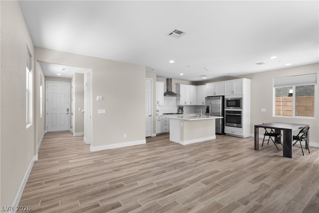 1049 Williamtown Avenue Property Photo 3