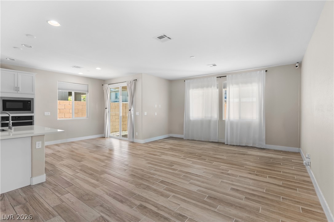 1049 Williamtown Avenue Property Photo 4