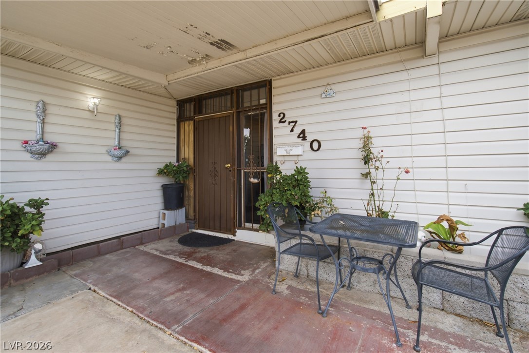 2740 Reynolds Avenue Property Photo 2