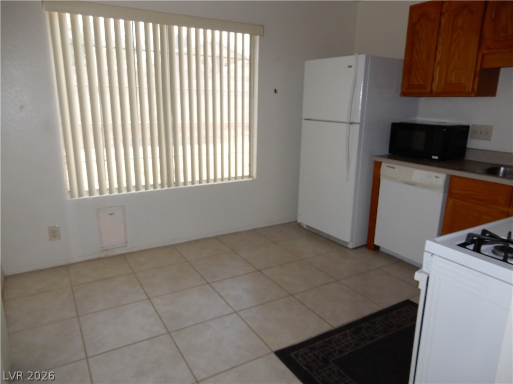 4431 Honeydew Circle Property Photo 4