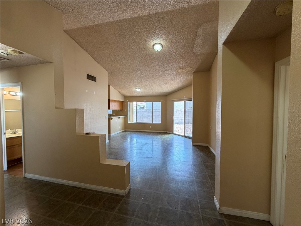 6621 Silvery Avenue Property Photo 2
