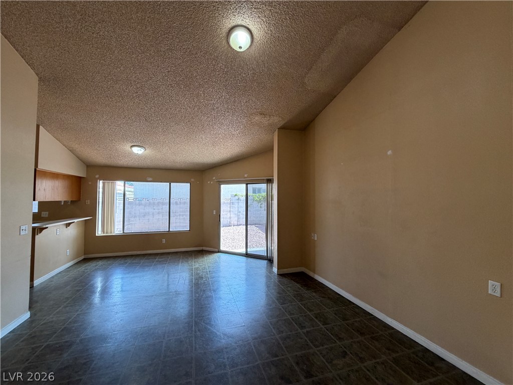 6621 Silvery Avenue Property Photo 3