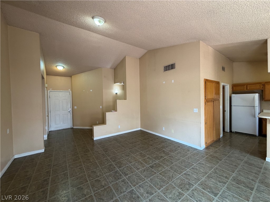 6621 Silvery Avenue Property Photo 5