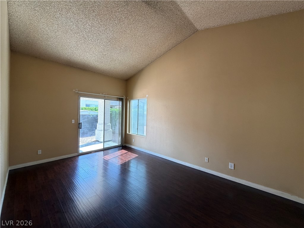 6621 Silvery Avenue Property Photo 9