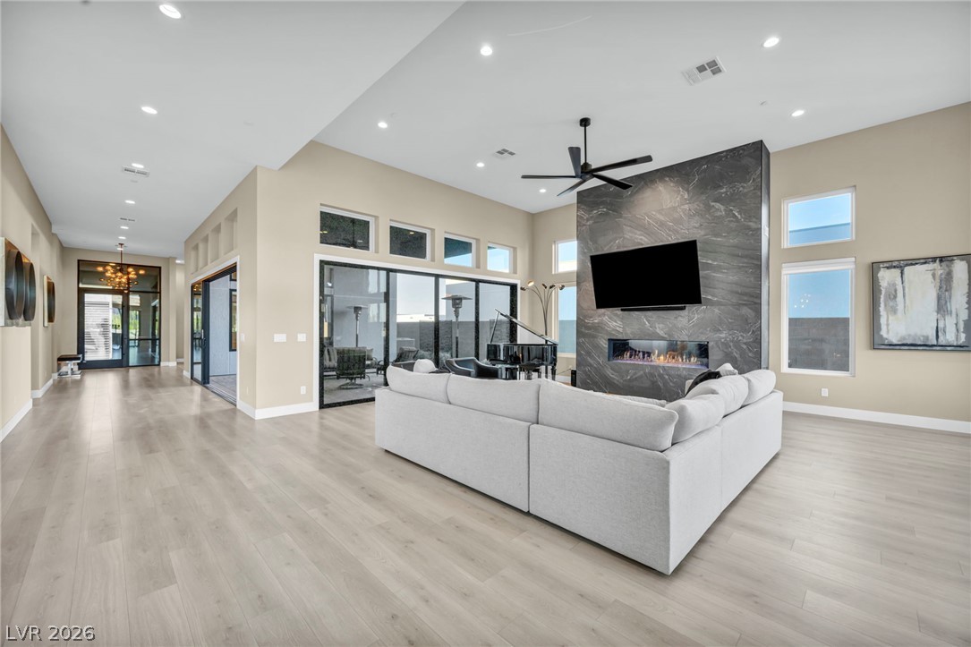 10935 Rossa Peak Avenue Property Photo 4