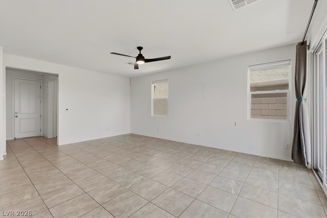 4423 Frias Falls Avenue Property Photo 15