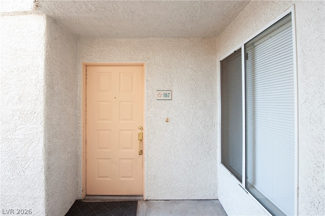 8452 Boseck Drive 187 Property Photo 5