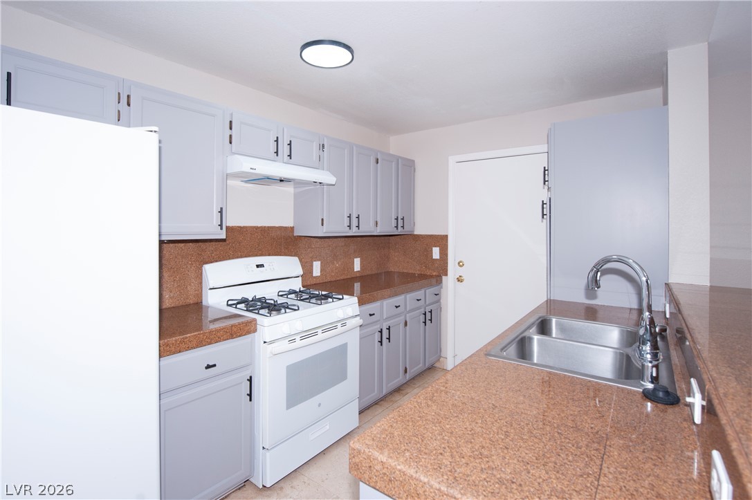 8452 Boseck Drive 187 Property Photo 12