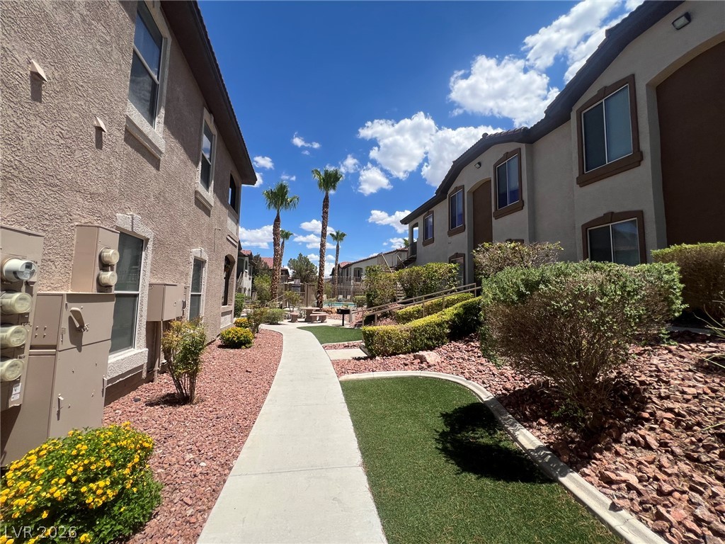 2305 West Horizon Ridge Parkway 1613 Property Photo 25