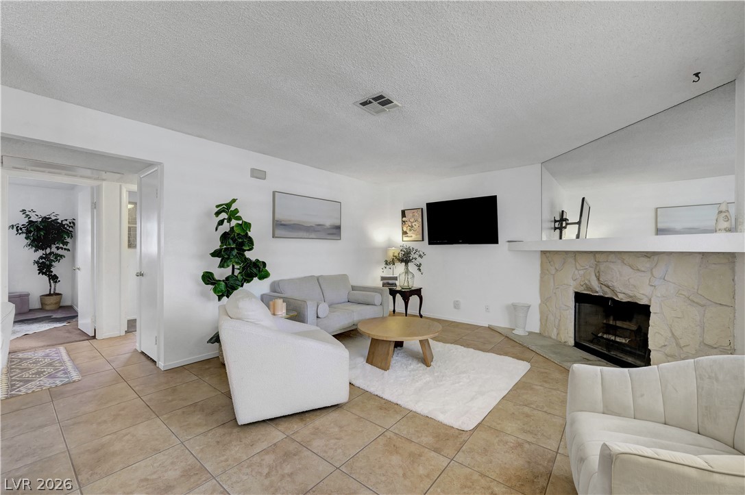 1108 North Cimarron Road 101 Property Photo 1