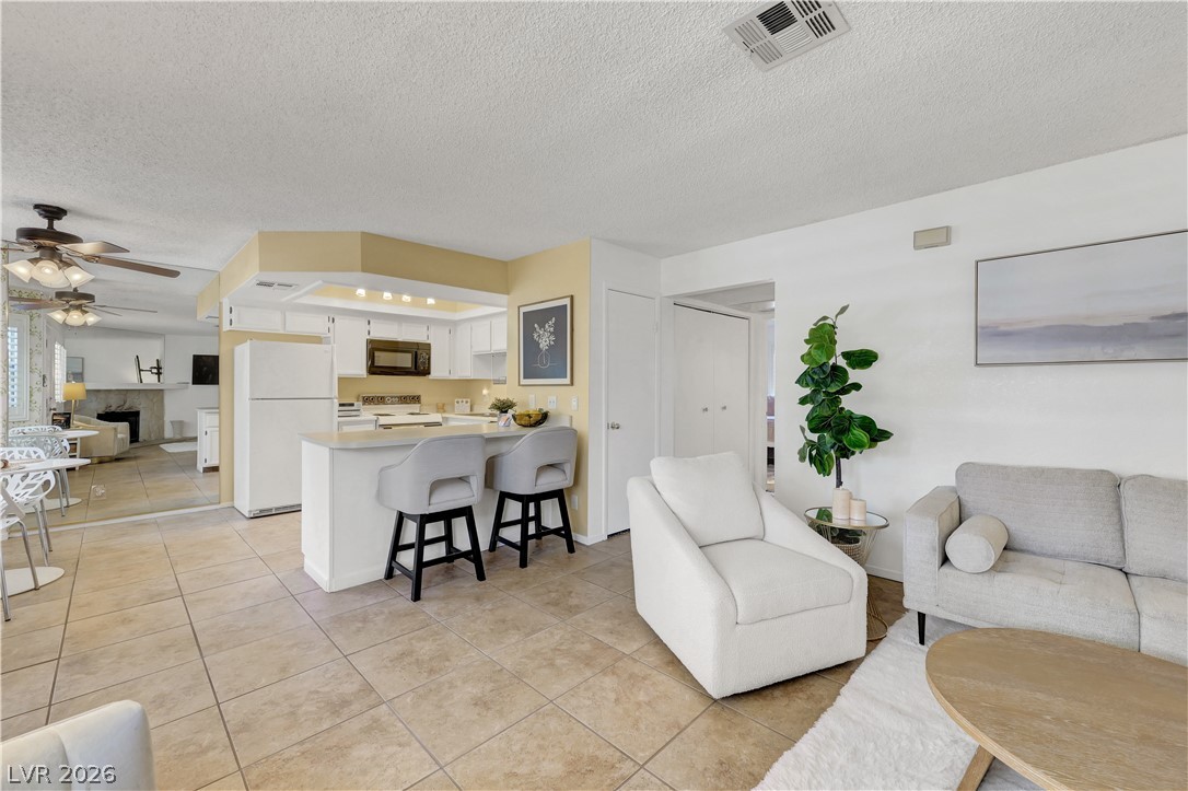 1108 North Cimarron Road 101 Property Photo 4