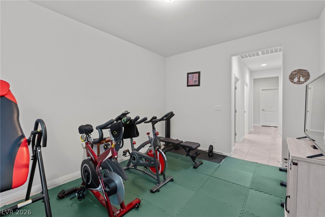 1410 Cattail Falls Street Property Photo 18