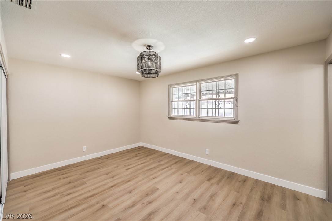 4060 East Harmon Avenue Property Photo 12