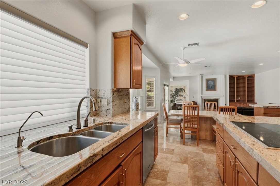 1888 Woodhaven Drive Property Photo 18