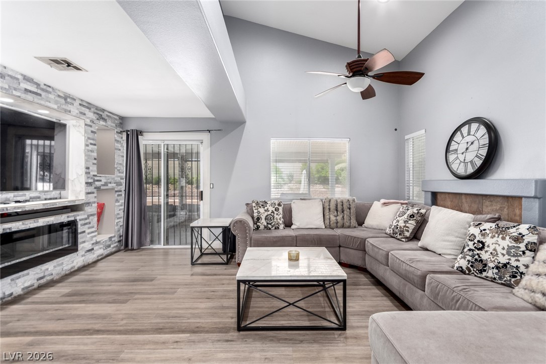 3825 Manhattan Bridge Place Property Photo 9