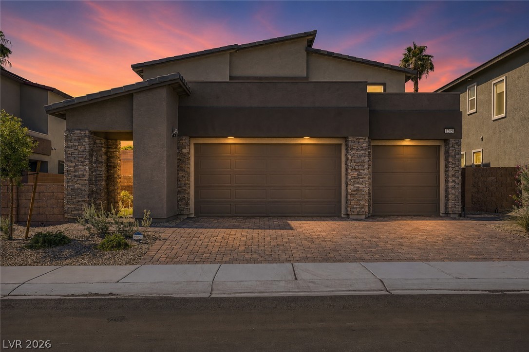1289 Valencia Cliffs Avenue Property Photo 2
