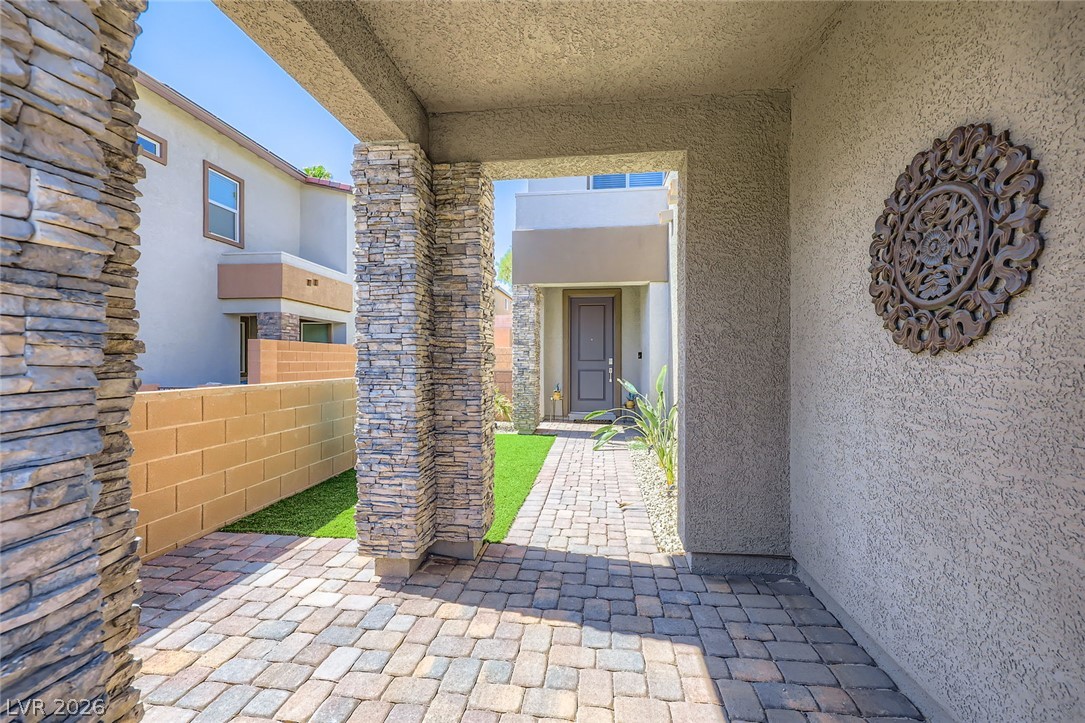 1289 Valencia Cliffs Avenue Property Photo 6