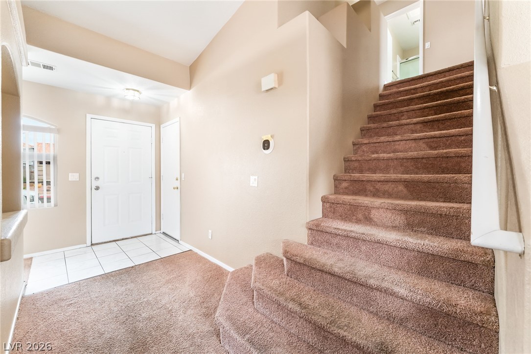 8725 Autumn Valley Avenue Property Photo 3