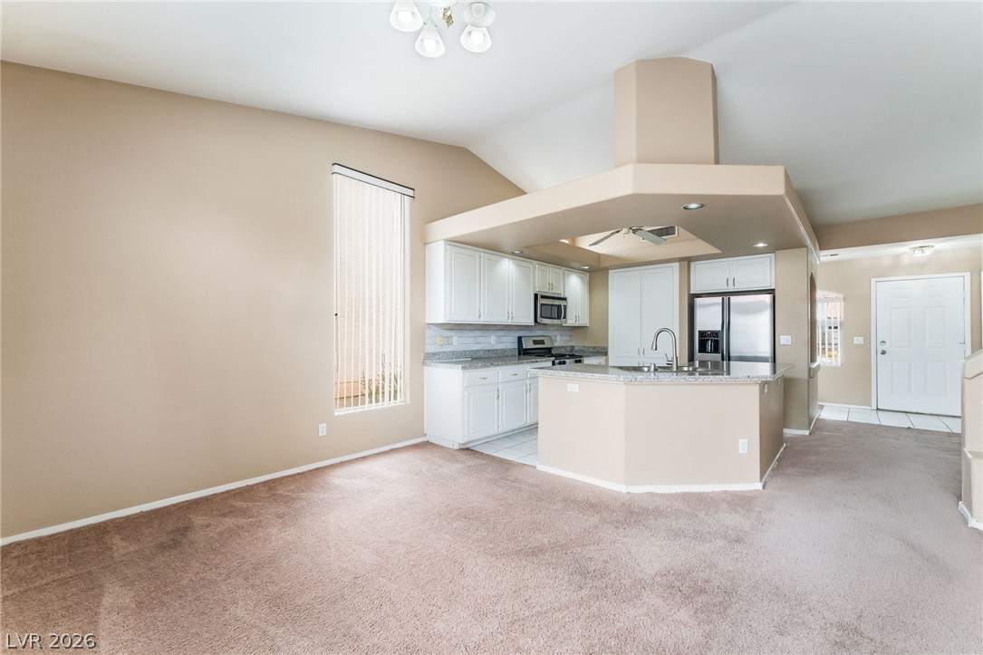 8725 Autumn Valley Avenue Property Photo 4