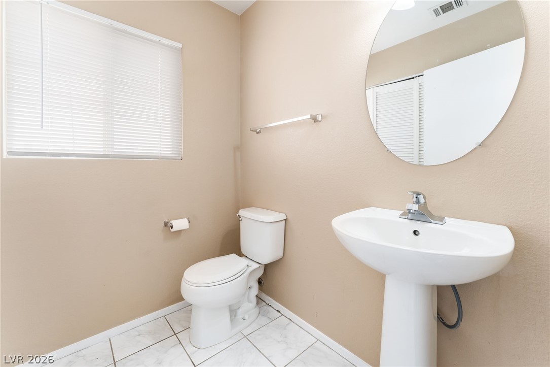 8725 Autumn Valley Avenue Property Photo 15