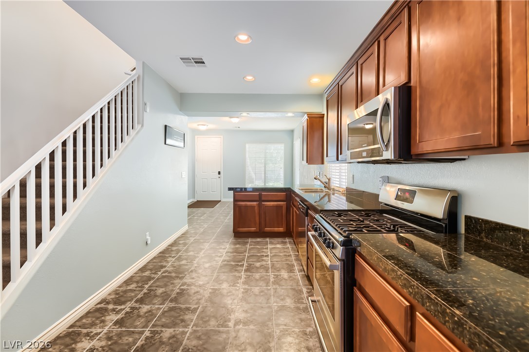 1643 Bamboo Rain Avenue Property Photo 10