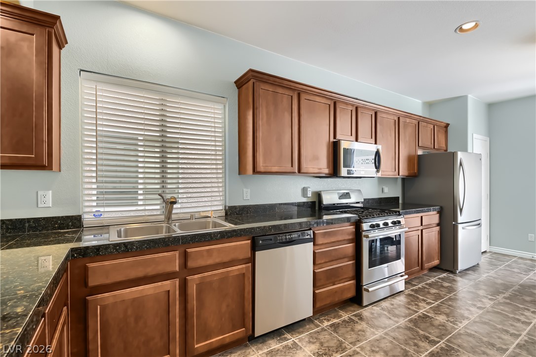 1643 Bamboo Rain Avenue Property Photo 12