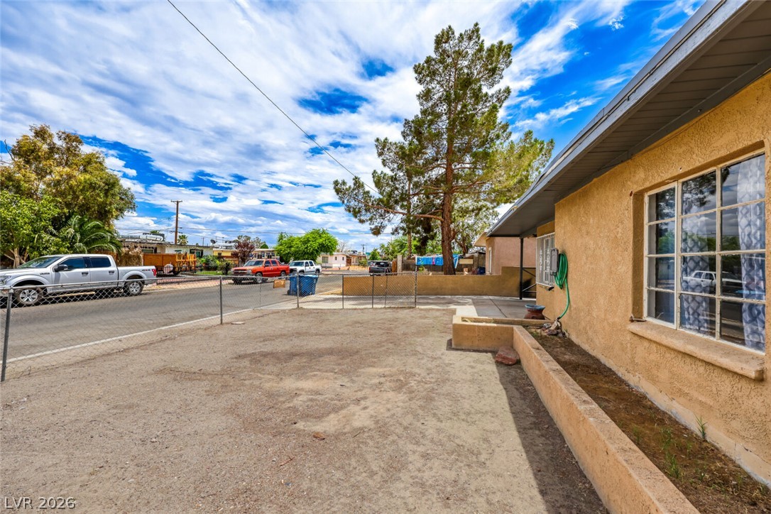 421 Stanford Street Property Photo 7