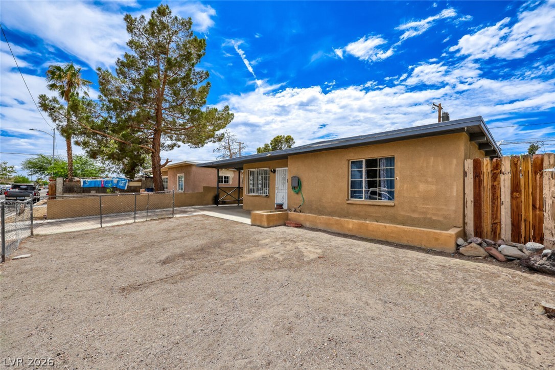 421 Stanford Street Property Photo 8