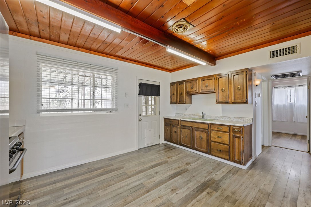 421 Stanford Street Property Photo 18