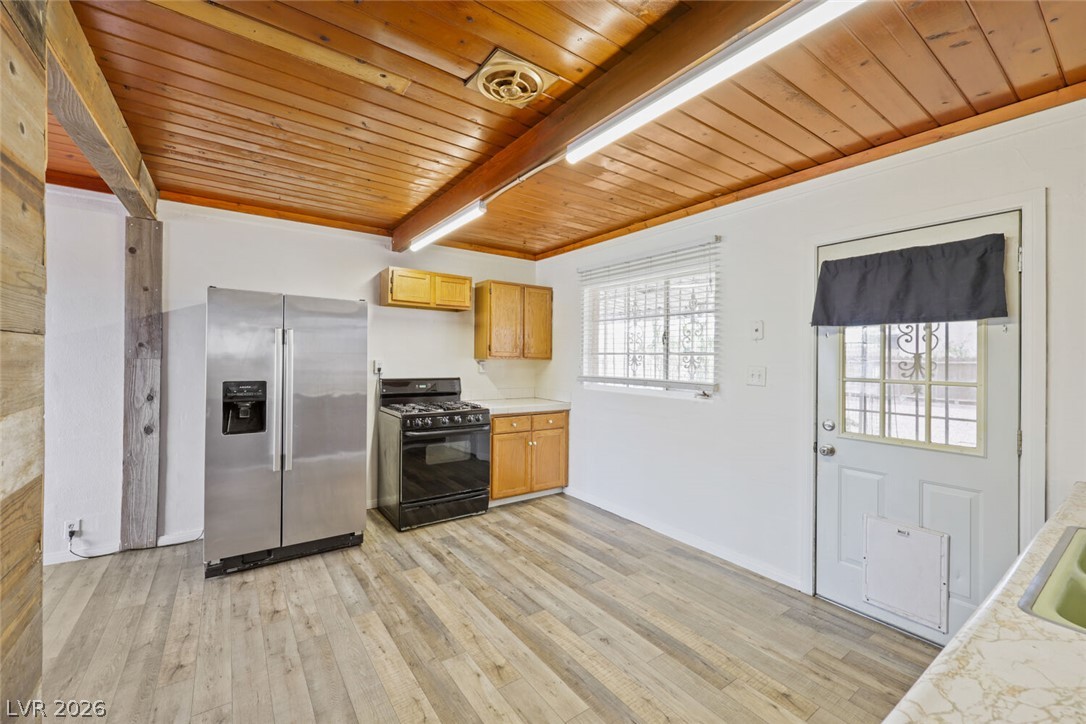 421 Stanford Street Property Photo 23