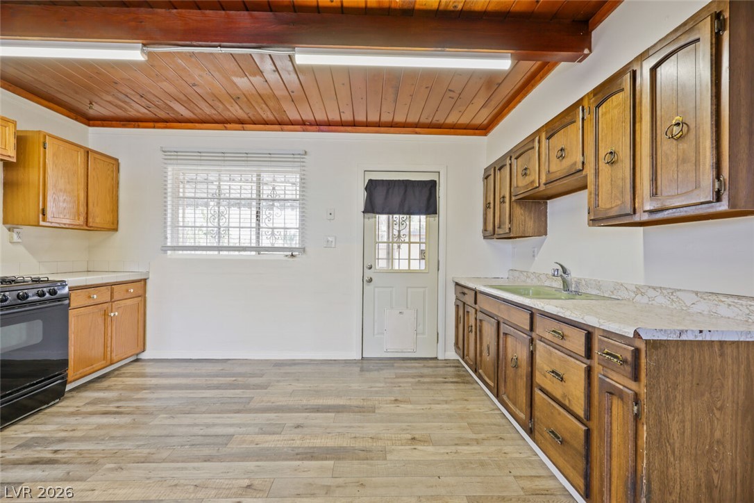 421 Stanford Street Property Photo 24