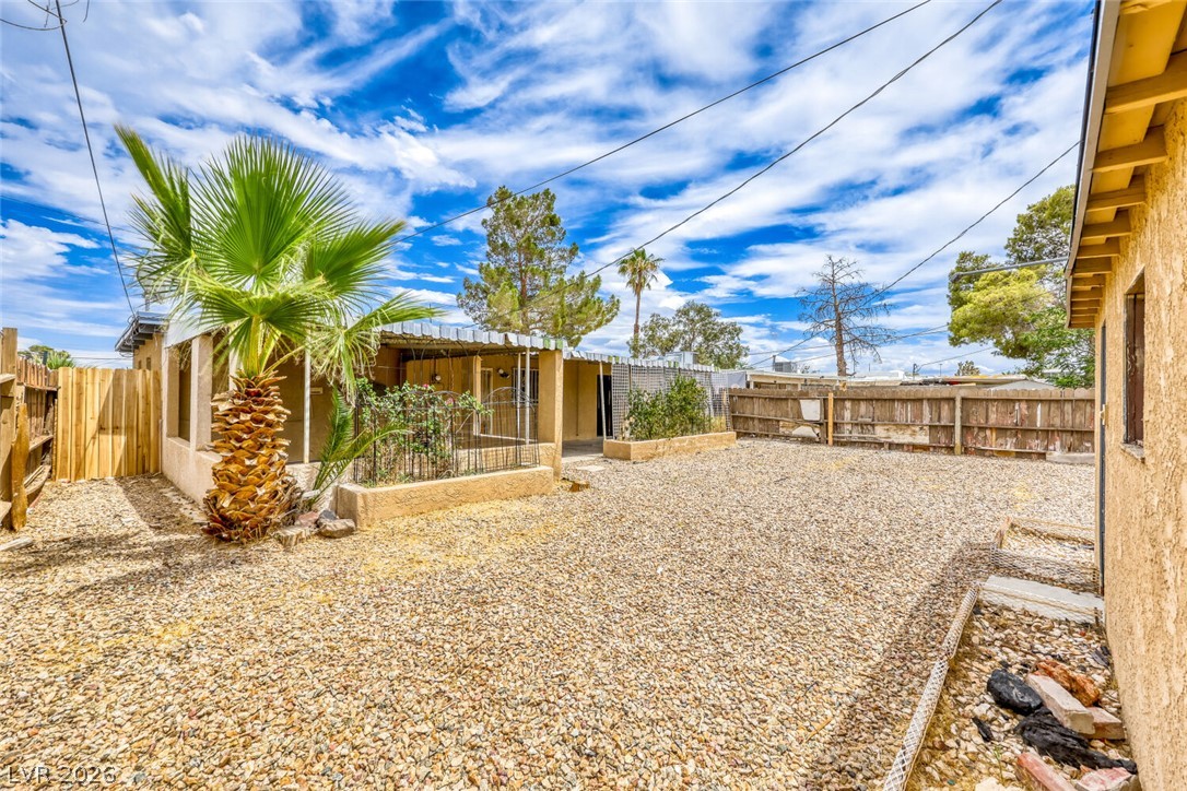 421 Stanford Street Property Photo 47