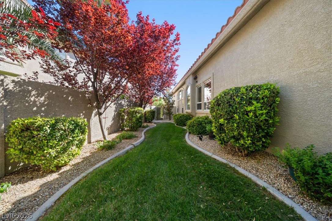 10000 Charlemont Drive Property Photo 21