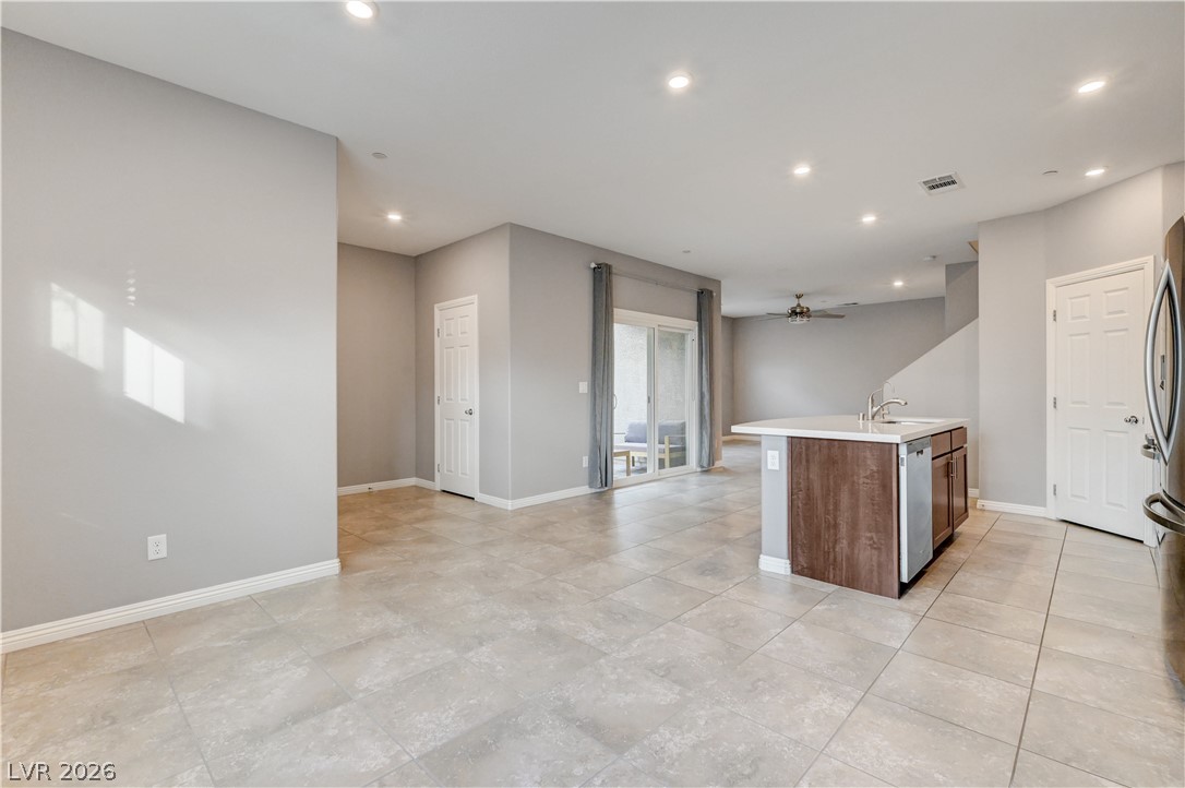 10669 Sariah Skye Avenue Property Photo 4